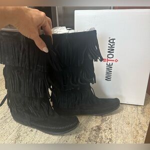 Minnetonka 3 Layer Black Fringe Women's Boots SZ 8 WORN ONCE!